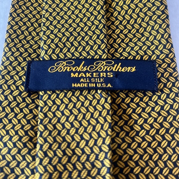 Brooks Brothers Makers Gold & Navy Silk Tie - Picture 4 of 5
